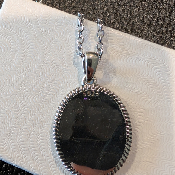 Elegant Silver REAPER Pendant Necklace - Picture 3 of 6